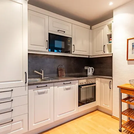 18 Eden Вилла *